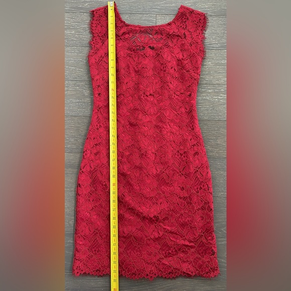 Red lace dress - Picture 12 of 12
